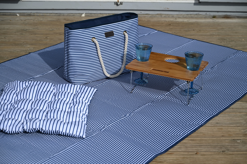 Three Rivers XL Picnic Blanket - Beau & Elliot